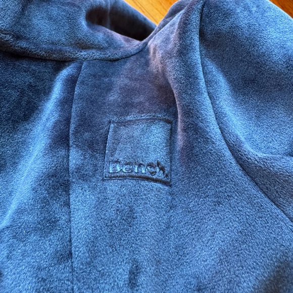 Bench Women’s dark navy velvety soft Full Zip Hoodie (medium) - Picture 3 of 6